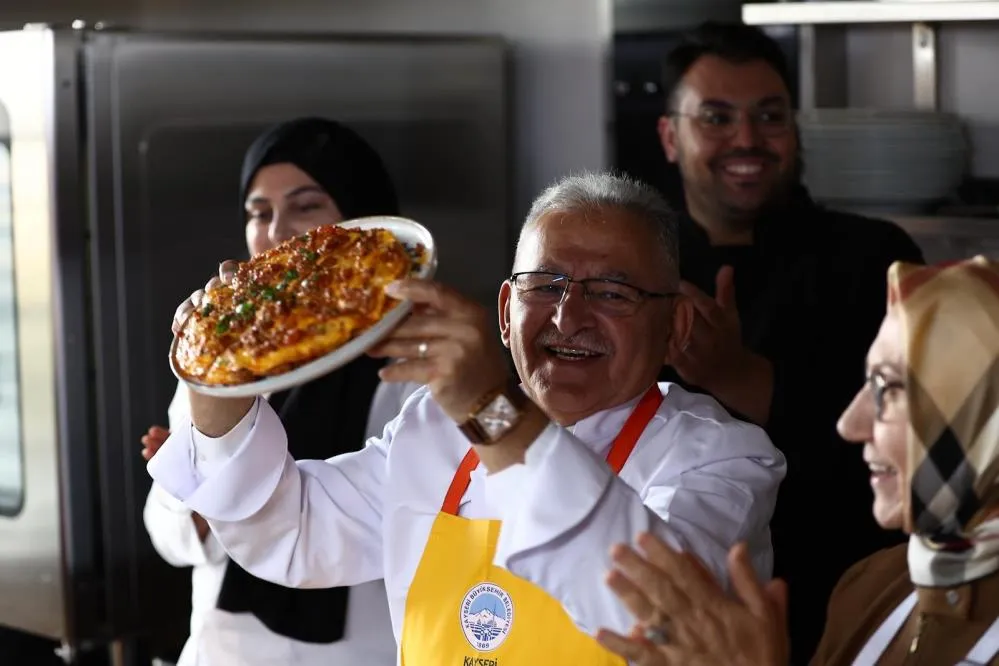 Büyükkılıç ve eşi, ünlü şeflerle Kayseri Yağlaması yaptı