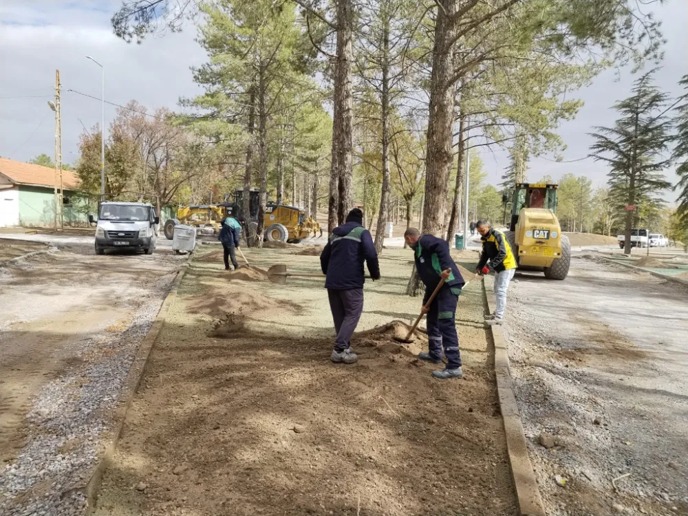 Büyükşehirin Sarımsaklı Barajı Mesire Alanı’nda yenileme çalışmaları tüm hızıyla sürüyor