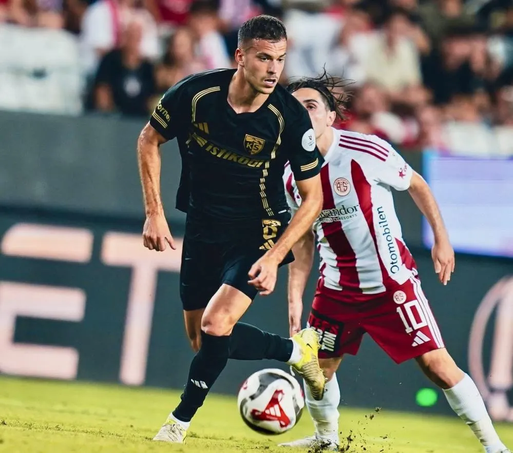 Benes’e 2 maç ceza