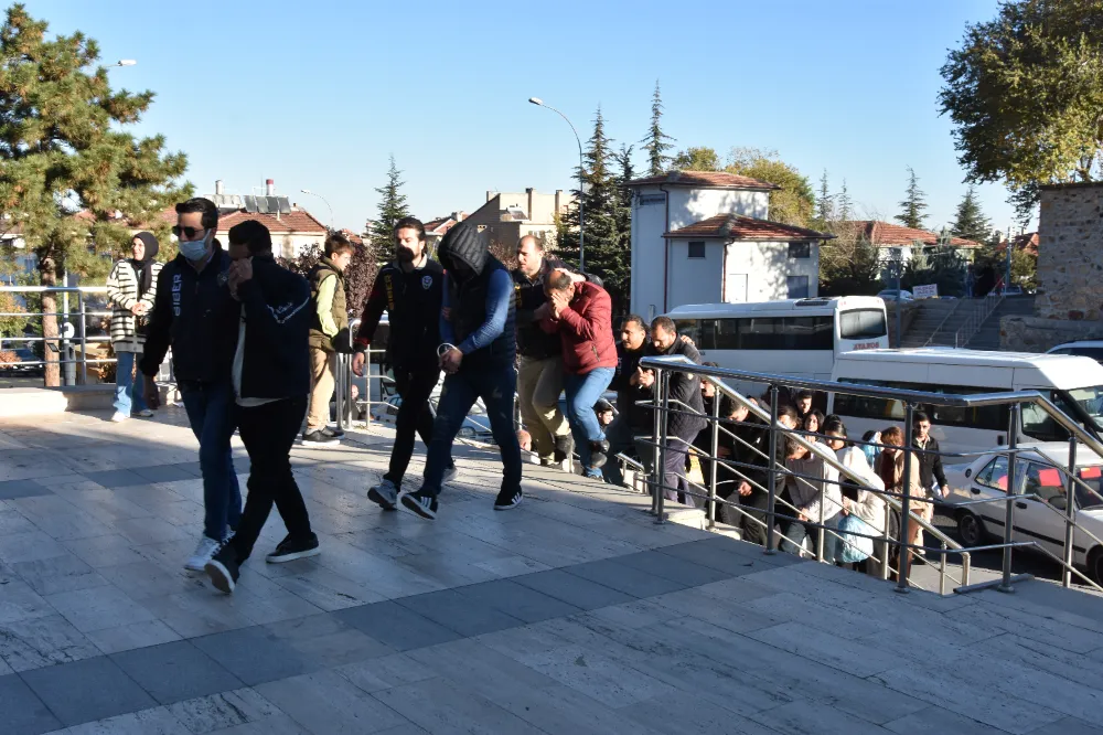 Dolandırıcılık operasyonunda 39 şüpheli yakalandı