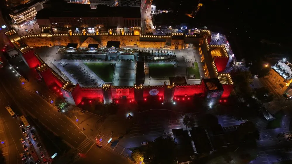 Kayseri Kalesi LED ile aydınlatıldı