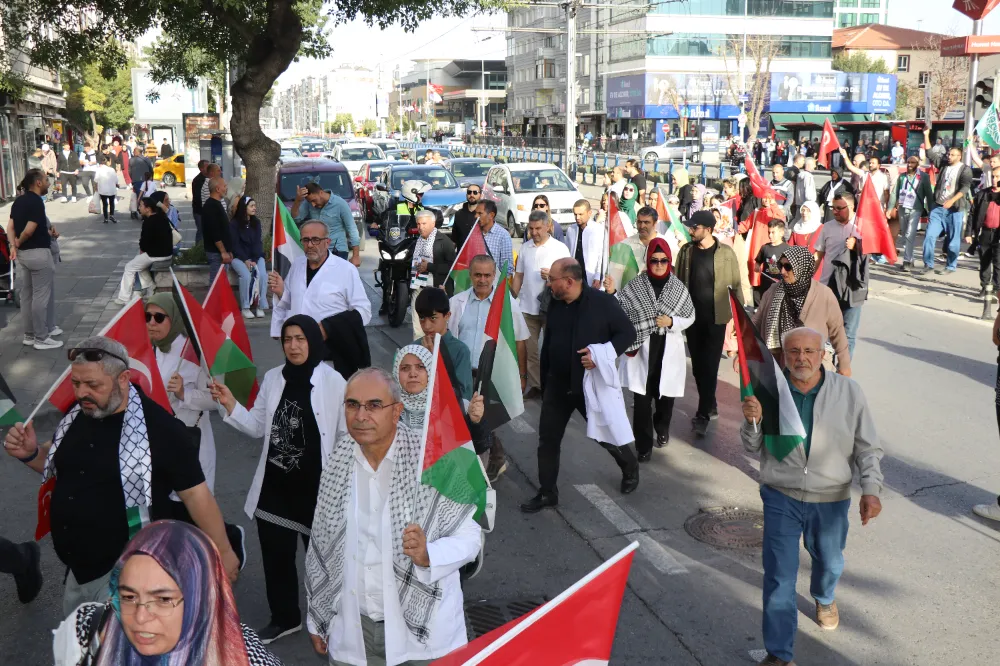 Sağlık çalışanları Gazze