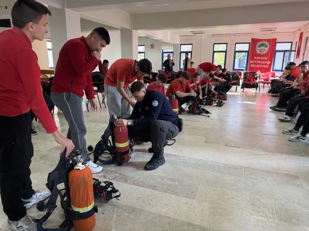 Büyükşehir itfaiyesinden eğitim desteği