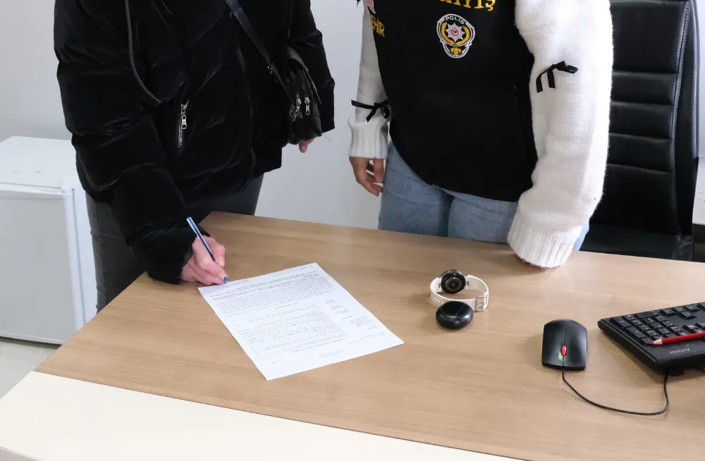 Evden hırsızlık yaptığı öne sürülen şüpheli yakalandı