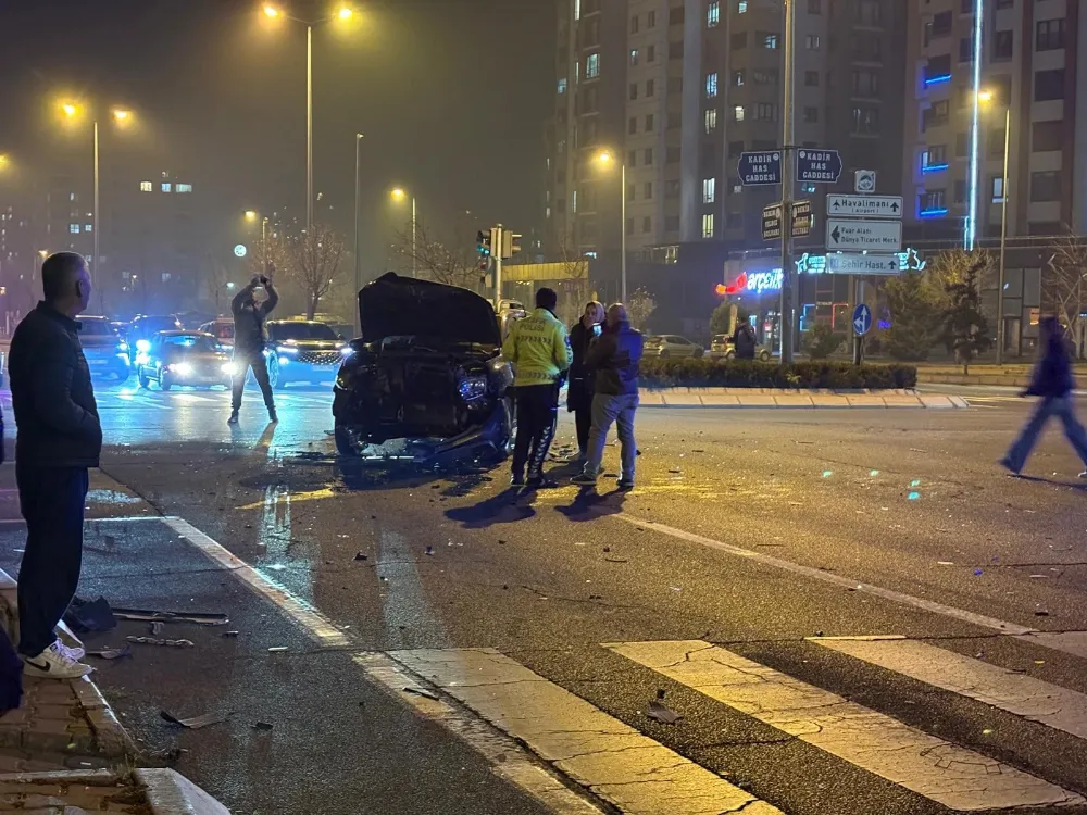 2 otomobilin karıştığı kazada yaralanan olmadı