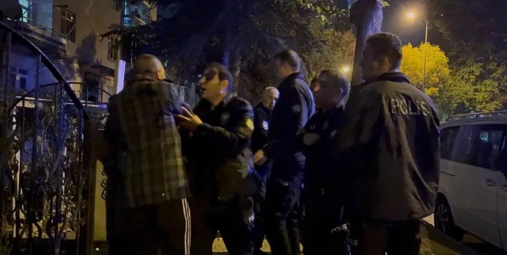 Annesinden para alamayınca kendine zarar vermeye kalktı