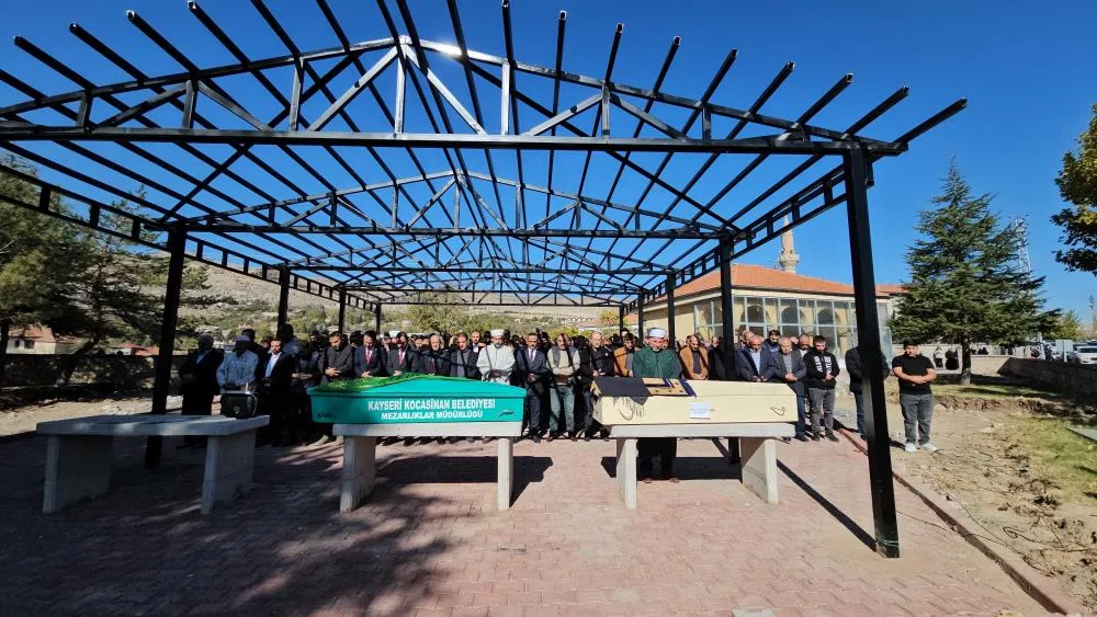 Trafik kazasında ölen 14 yaşındaki çocuğun cenazesi defnedildi