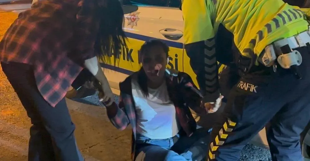 Polisin alkollü yolcuyla imtihanı!