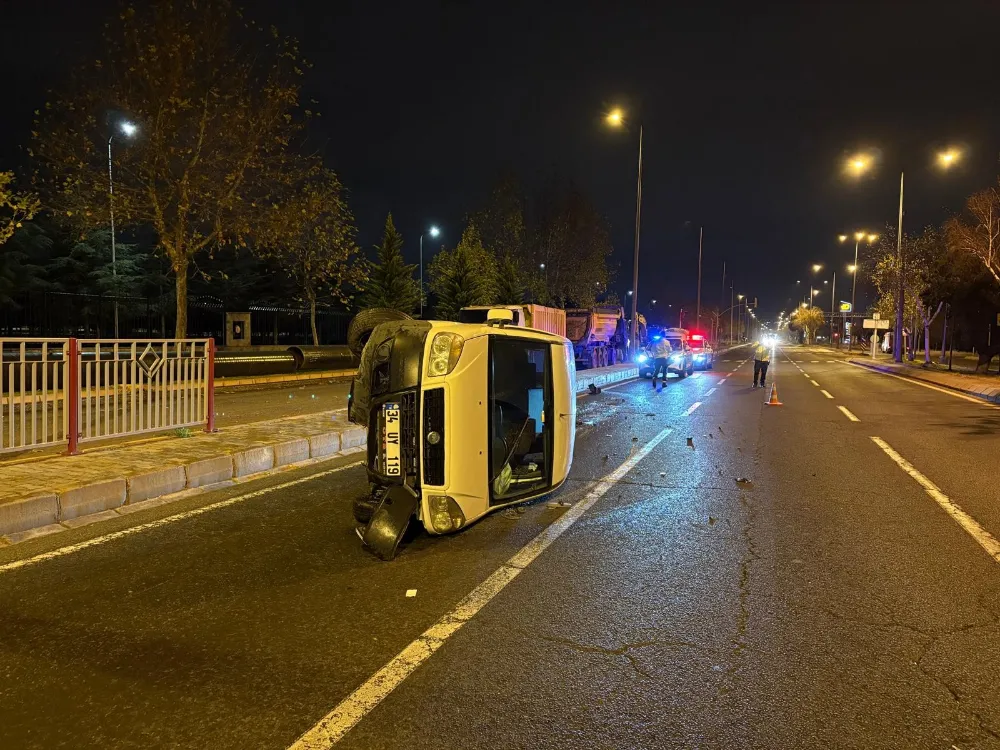 Önüne köpek çıkan araç yan yattı: 2 yaralı