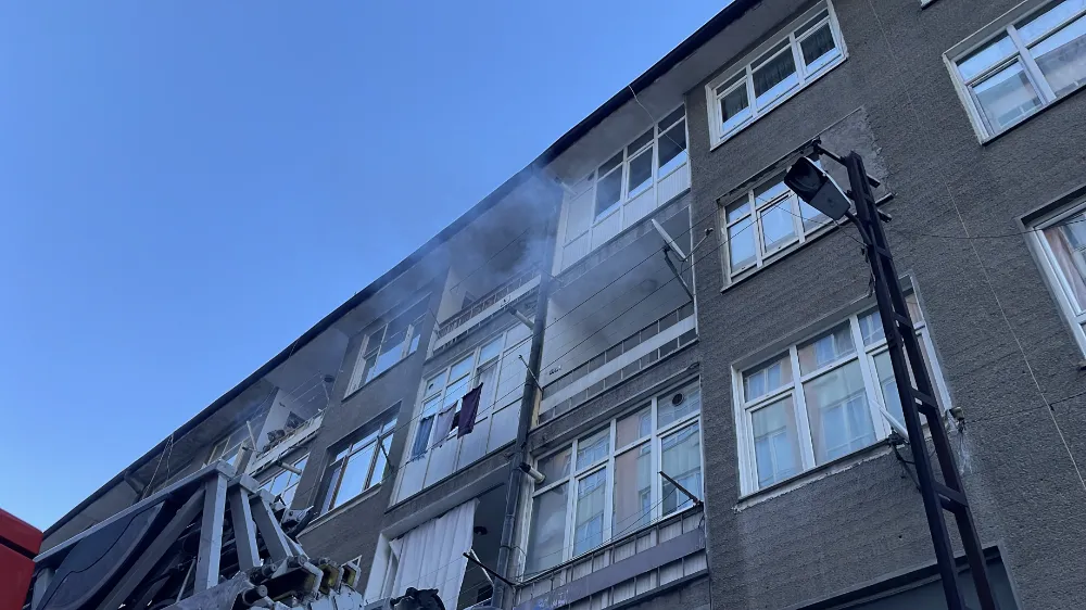 Psikolojik sorunları olan kişi evini yaktı