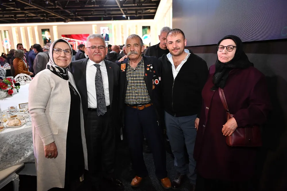 Büyükkılıç, şehit aileleri ve gazilerle iftar yaptı