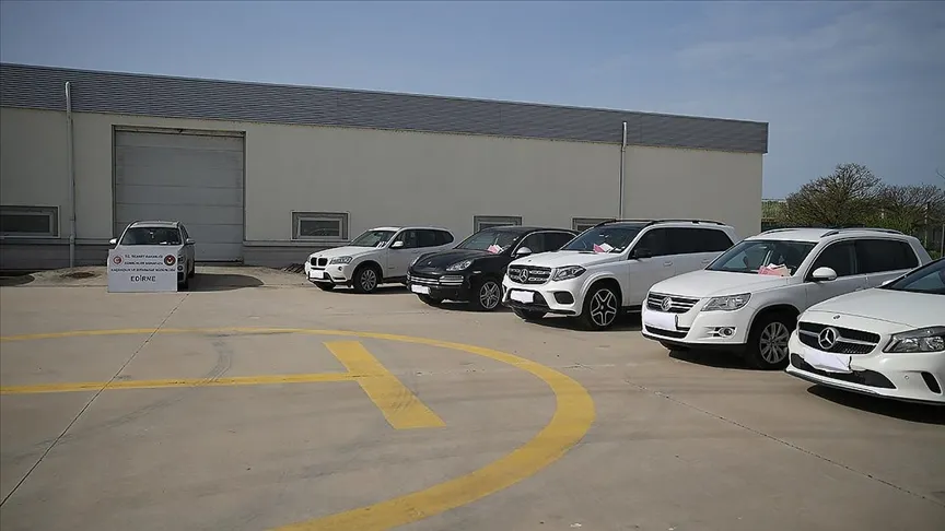 Sahte emeklilik belgesiyle araç ticaretine darbe!