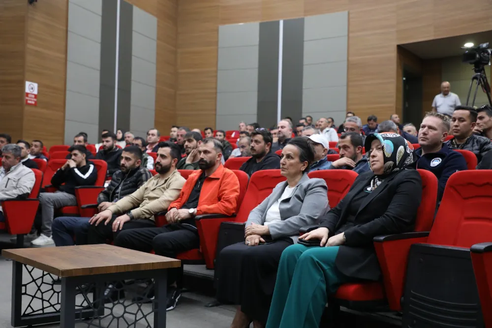 Melikgazi Belediyesi personeline trafik güvenliği eğitimi verildi