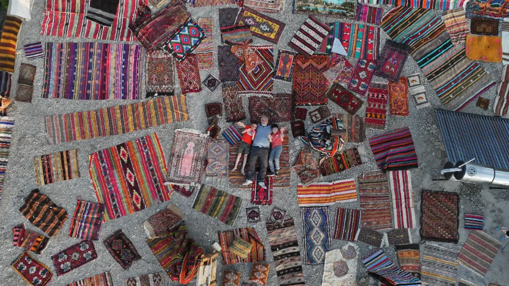 Bağ evinde halı ve kilim müzesi