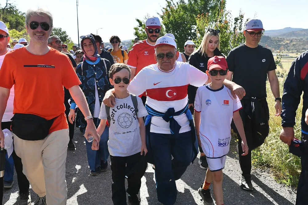 Başkan Büyükkılıç, doğa yürüyüşüne katıldı