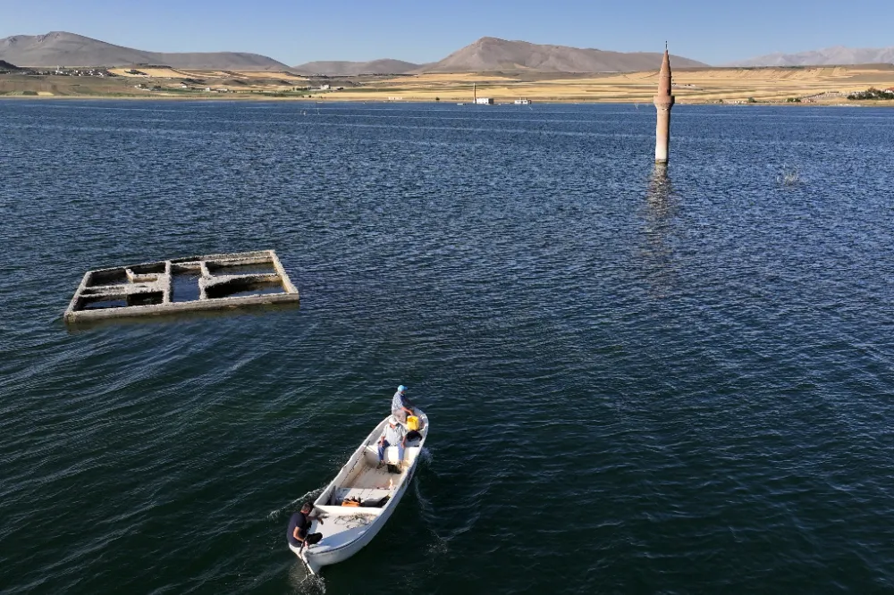 Memleketinden göçmesine neden olan baraj ekmek kapısı oldu