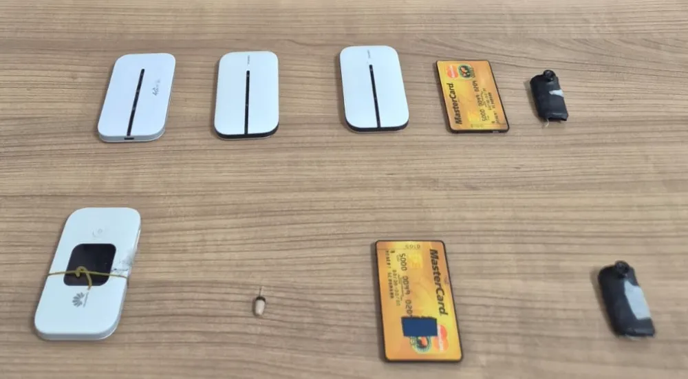 Ehliyet sınavında usulsüzlük yapan 2 zanlı yakalandı