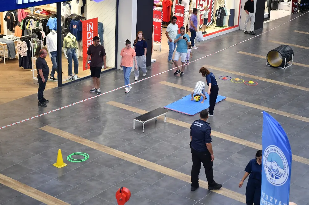  İtfaiye ekipleri AVM