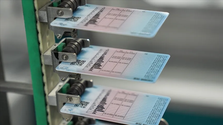 Eski tip ehliyet bir ay sonra geçerliliğini yitiriyor