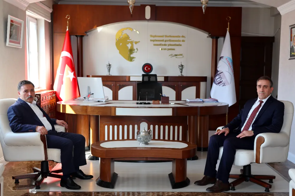 Vali Çiçek, Talas Kaymakamlığını ve SGK İl Müdürlüğünü ziyaret etti