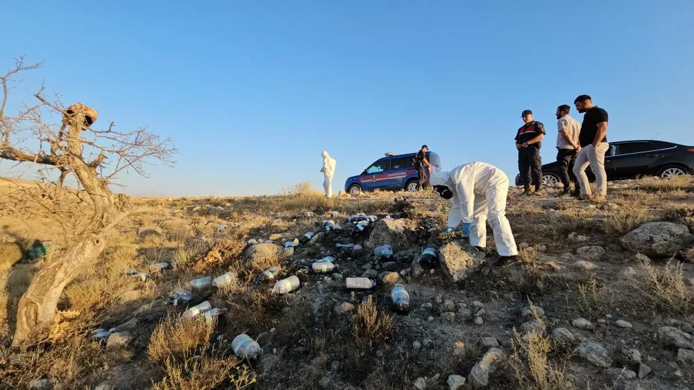 Boş arazideki bidonlar ekipleri harekete geçirdi