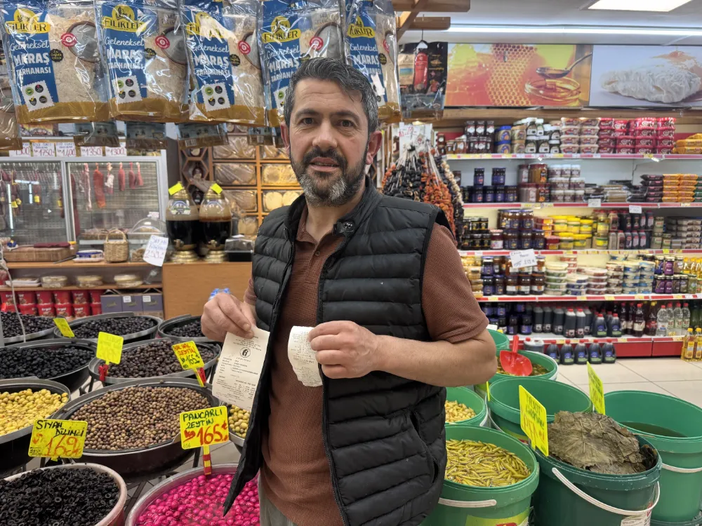 Kartından çekilen fazla parayı sosyal medyadan öğrendi!