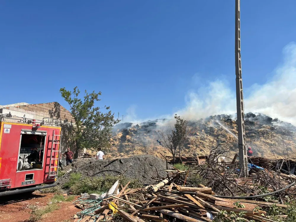 Saman balyalarında çıkan yangın kontrol altına alındı