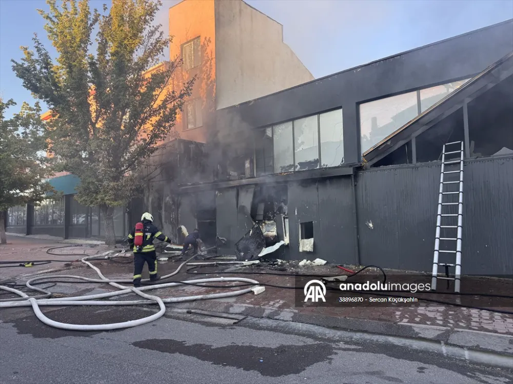 Marketin deposunda çıkan yangın hasara yol açtı