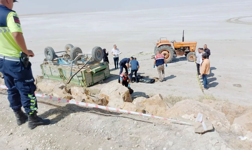 Römorkun devrilmesi sonucu 1 kişi öldü, 3 kişi yaralandı