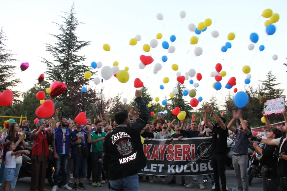 Kanser hastası çocuklar için balonlar göğe yükseldi