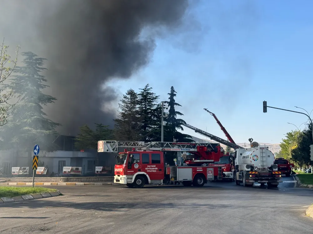 Mobilya aksesuarı üreten fabrikada yangın çıktı!