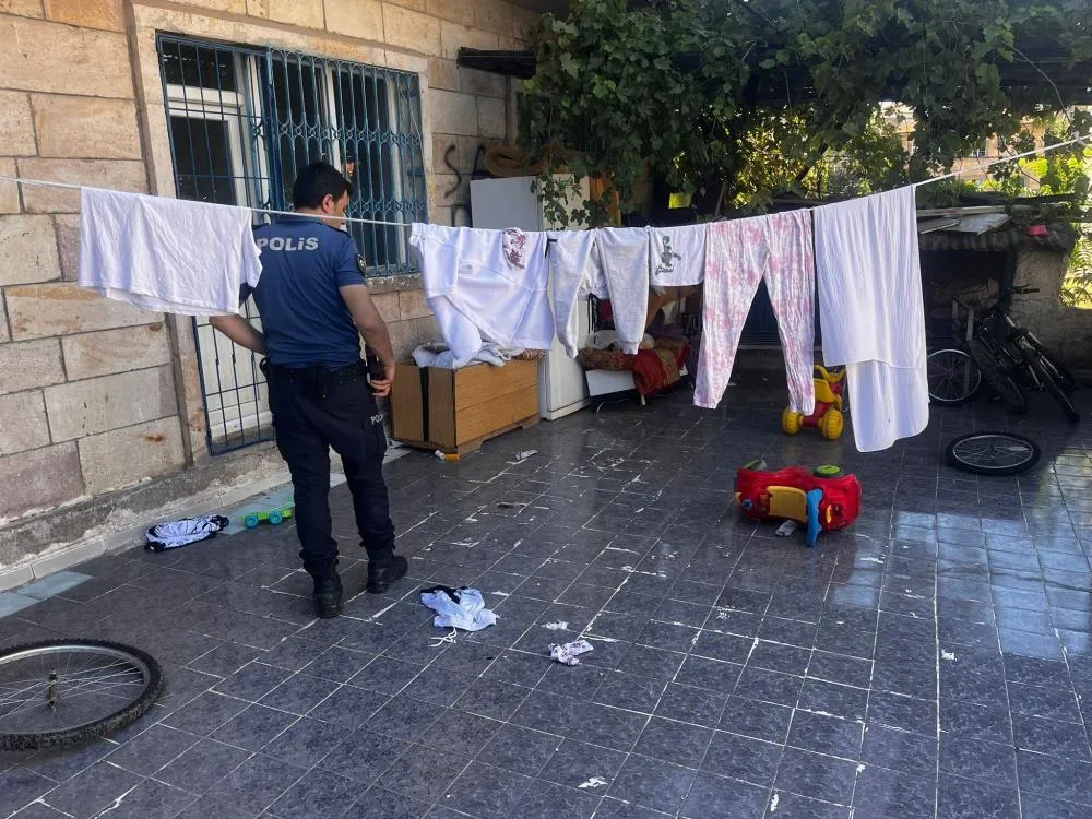 Balkondan düşen çocuk hayatını kaybetti