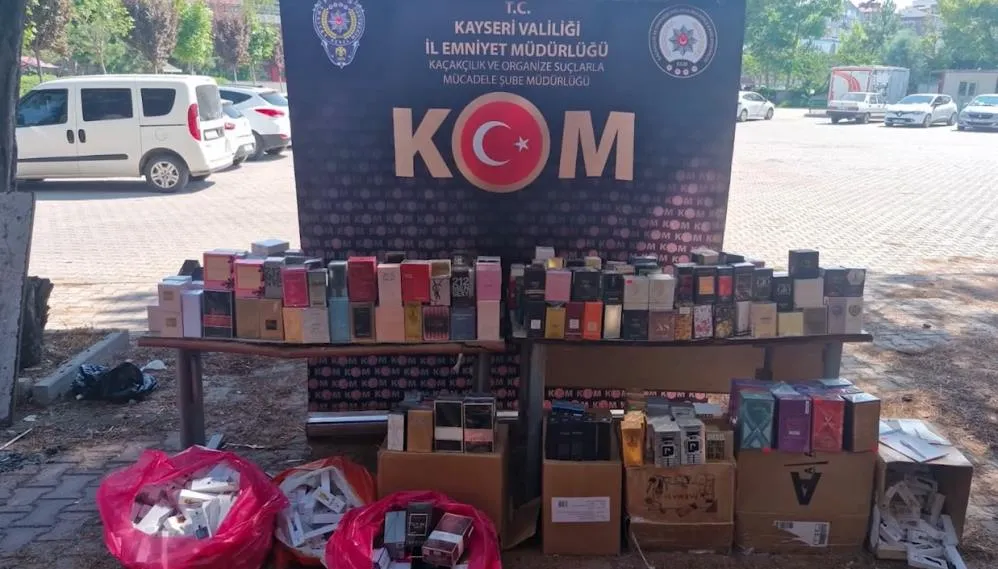 Kaçak parfüm satan kişiler yakalandı