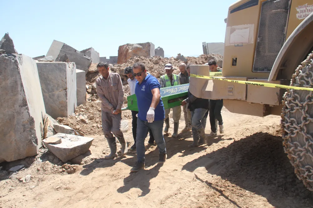 Üzerine mermer blok düşen maden mühendisi öldü