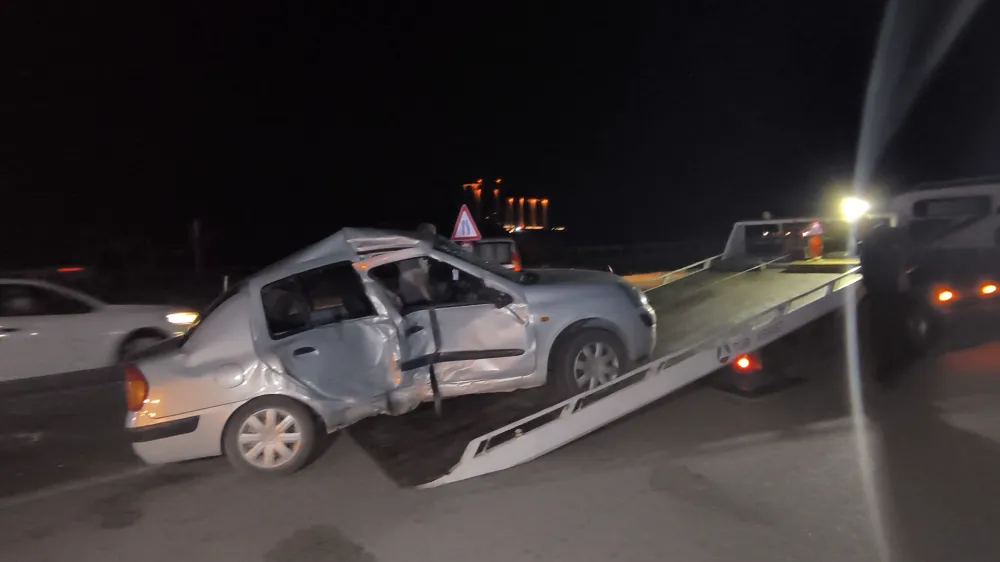 Tır ile çarpışan otomobildeki 2