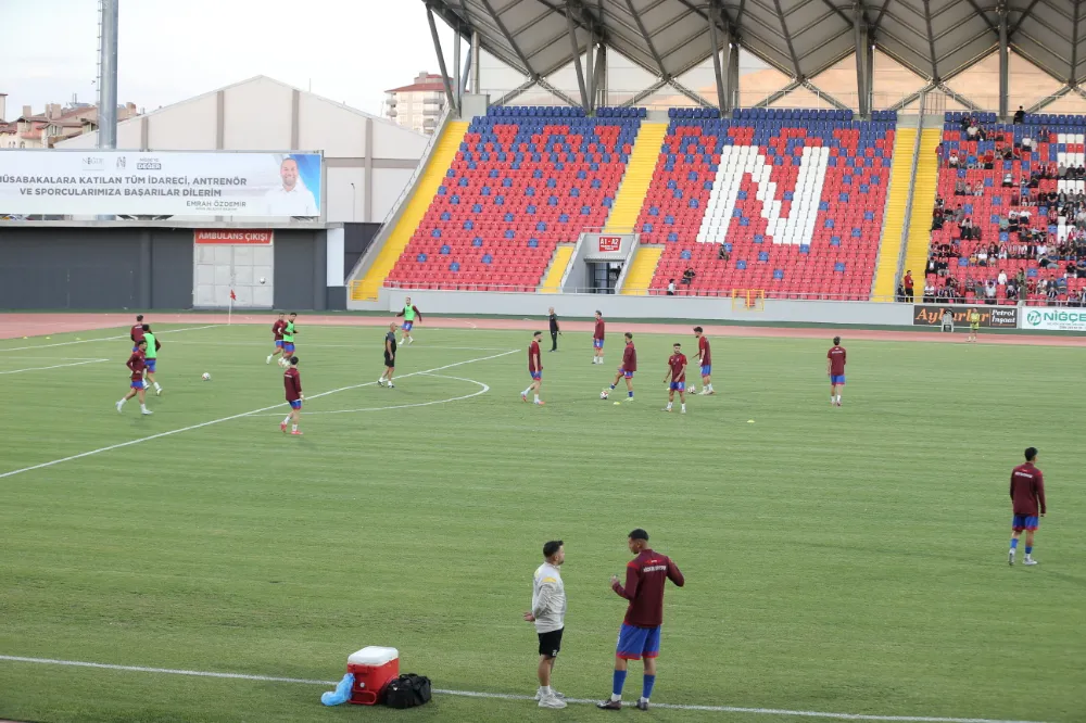Niğde 5 Şubat Şehir Stadı açıldı