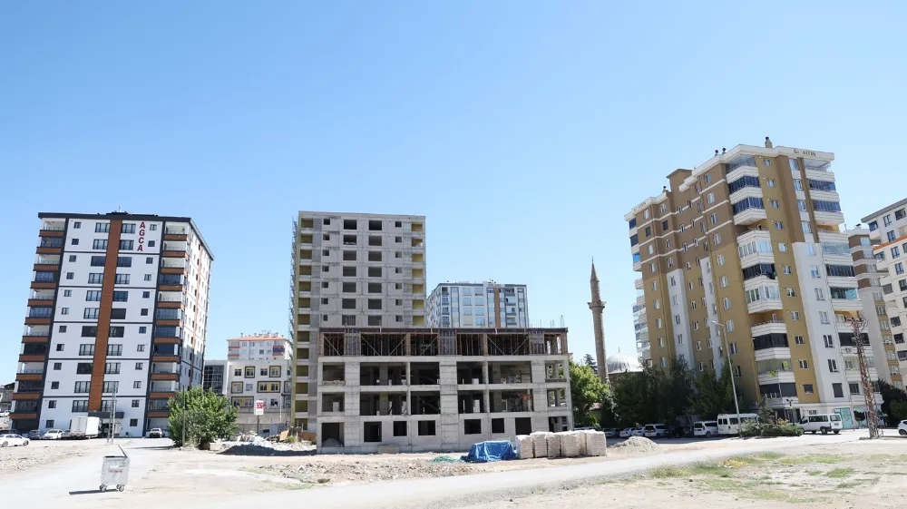 Çolakbayrakdar, kentsel dönüşüm alanındaki çalışmaları inceledi