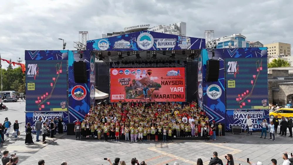  Bebekler ve çocuklar Uluslararası Kayseri Yarı Maratonu
