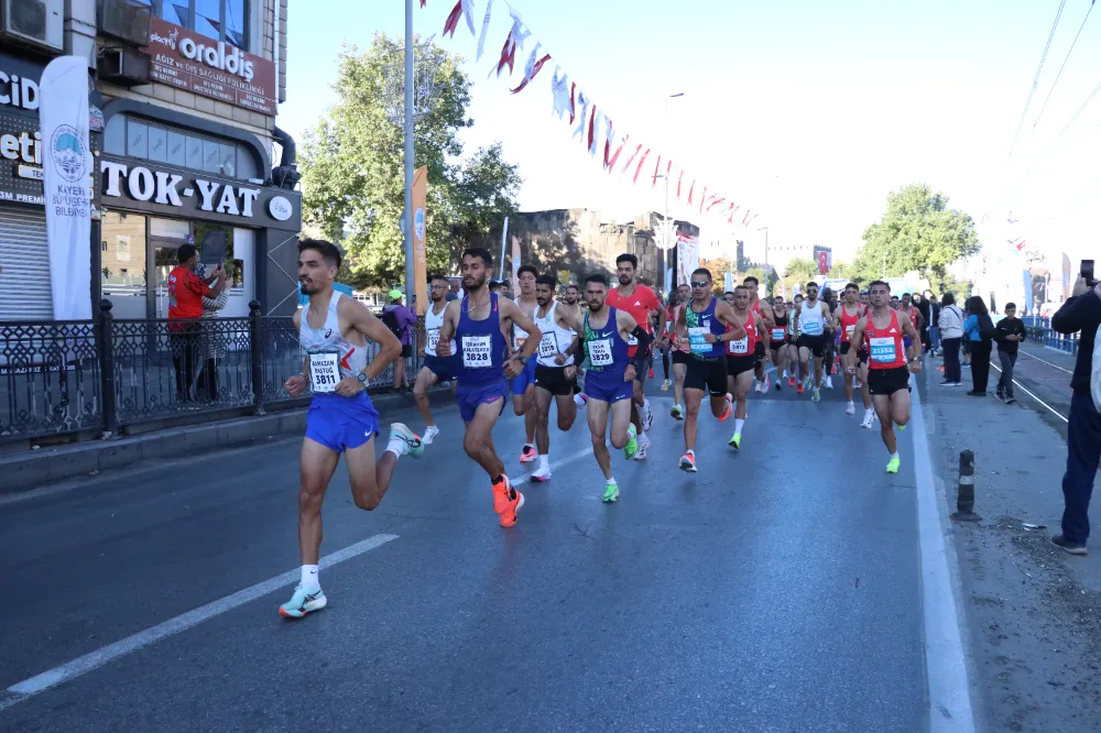 5. Uluslararası Kayseri Yarı Maratonu koşuldu