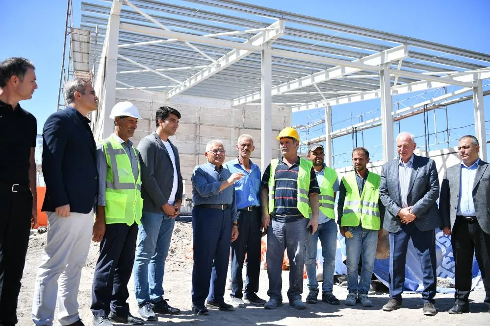 Büyükkılıç, Eğribucak’taki yeni itfaiye binasını inceledi