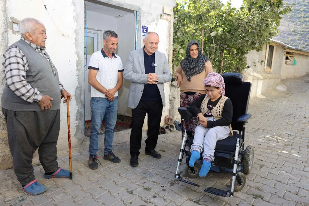 Engelli vatandaşa akülü araç desteği