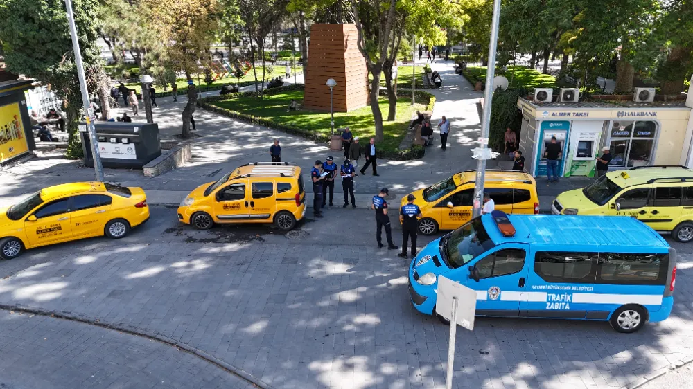 Zabıta ekipleri, taksi ve durakları denetledi