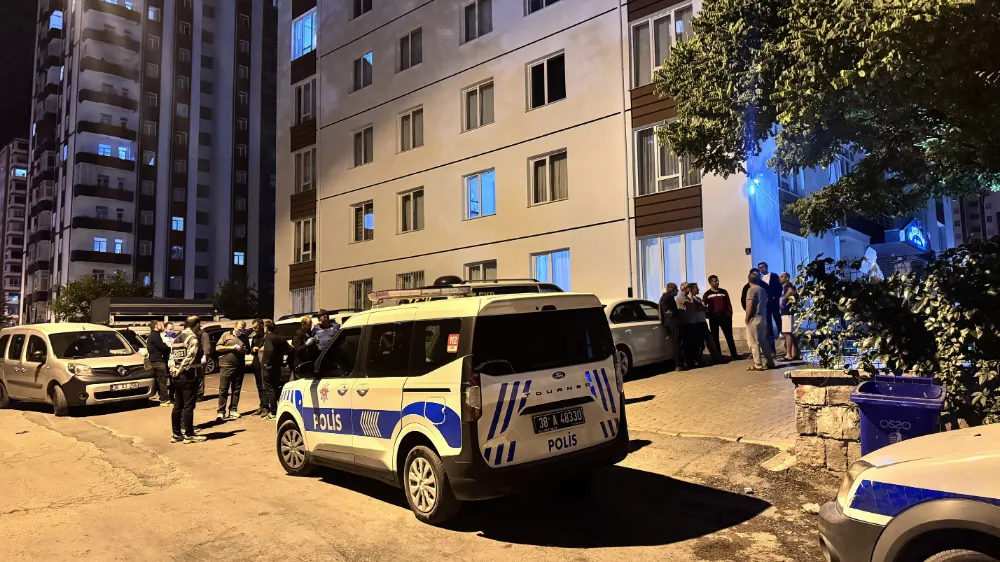 12 yaşındaki çocuk üvey babasını bıçakladı!