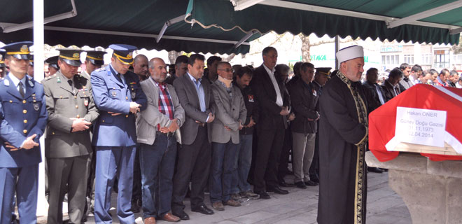 KALP KRİZİ GEÇİREREK HAYATINI KAYBEDEN GAZİ SON YOLCULUĞUNA UĞURLANDI