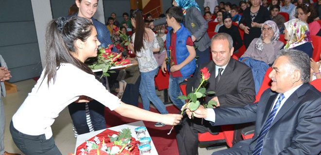 ÇOCUK SEVGİ İSTER, HOŞGÖRÜ İSTER