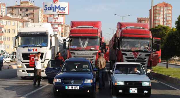 TIR ŞOFÖRLERİNDEN TERÖRE LANET