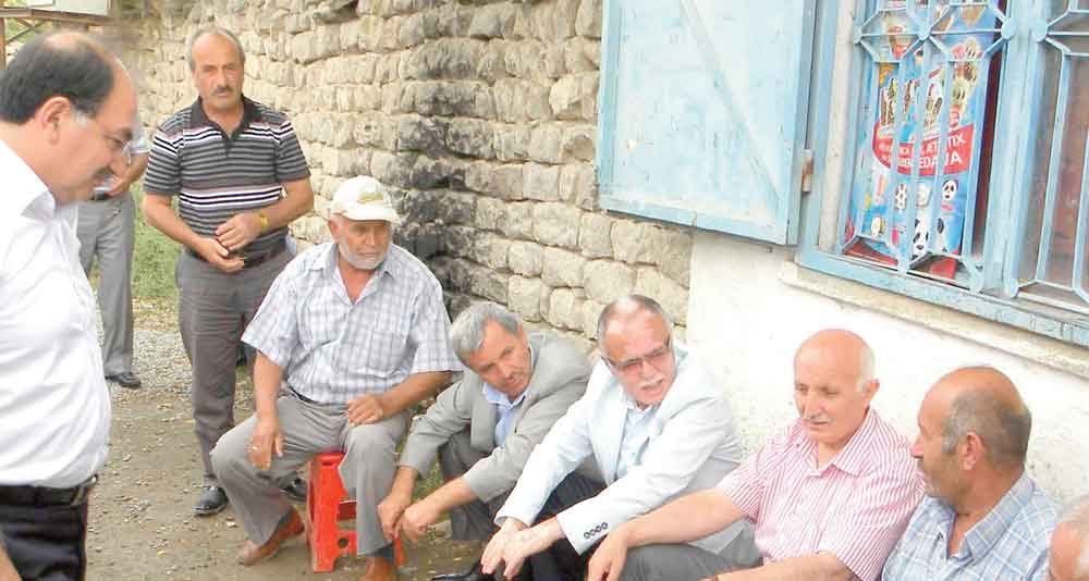 AK PARTİ MİLLETVEKİLLERİ DEVELİ'DE 